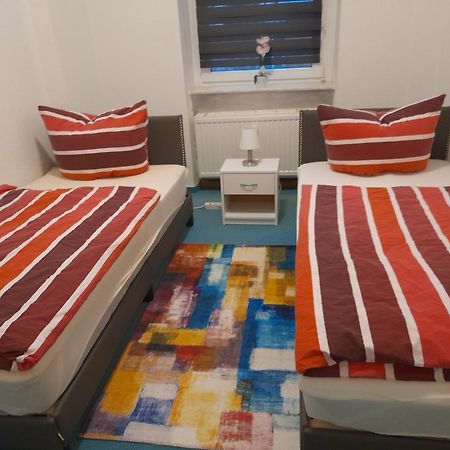 70 Qm Ferienwohnung Mit 2 Schlafzimmern Zwickau Exterior photo