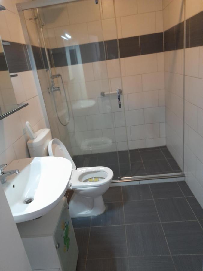 70 Qm Ferienwohnung Mit 2 Schlafzimmern Zwickau Exterior photo